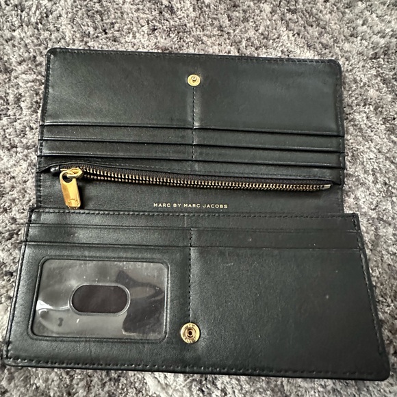 Marc Jacob’s Leather Wallet - Picture 4 of 4